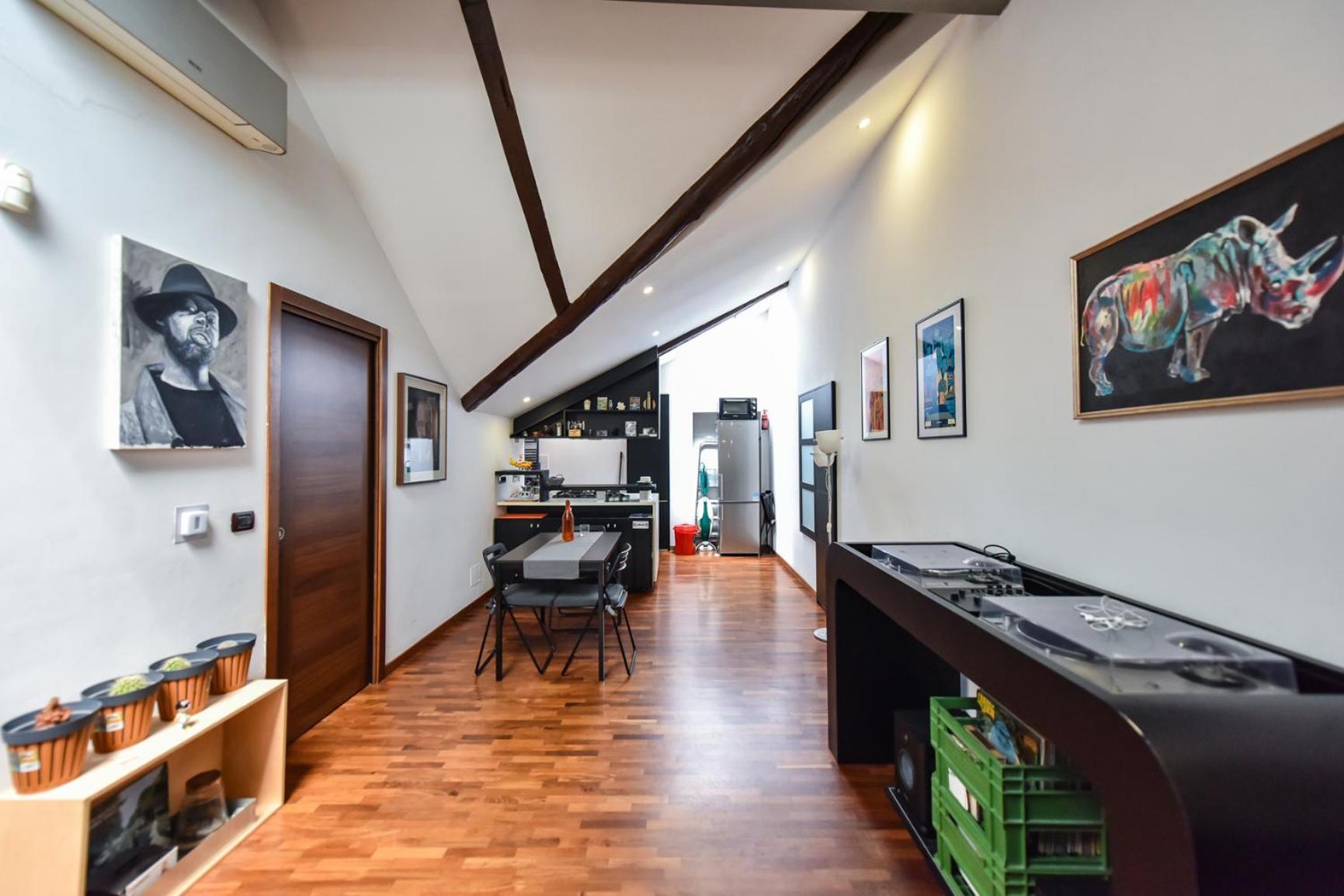 Modern Apartment Piazza Statuto Porta Susa Fs Torino Eksteriør billede