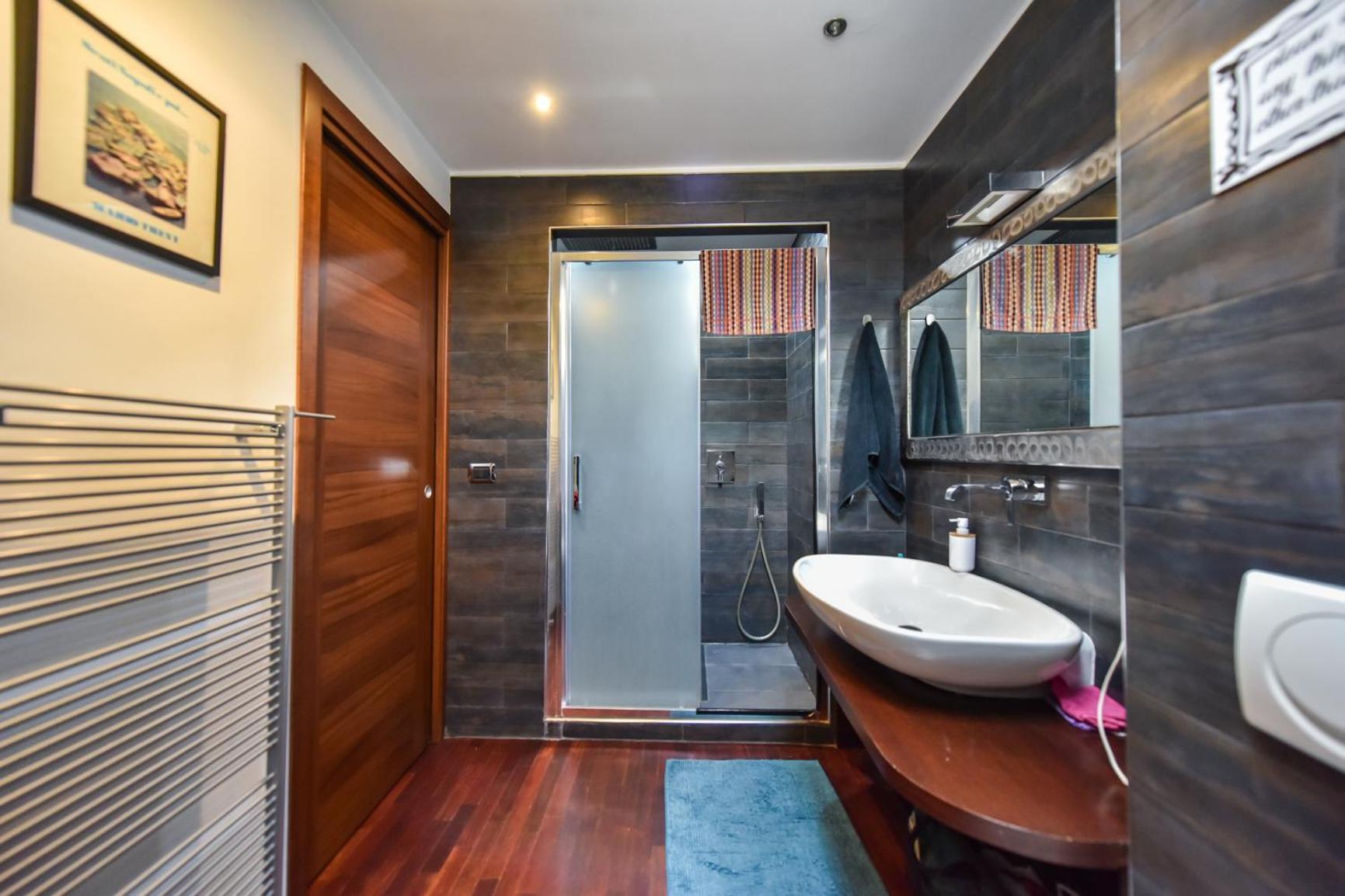 Modern Apartment Piazza Statuto Porta Susa Fs Torino Eksteriør billede
